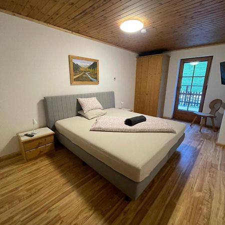 Upcycling Appartement Fischl - Nachhaltig Und Kreativ Wohnen Fuer Gross Und Klein Jenbach Buitenkant foto