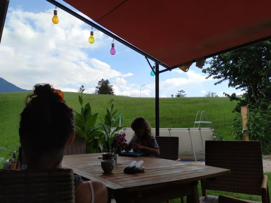 Upcycling Appartement Fischl - Nachhaltig Und Kreativ Wohnen Fuer Gross Und Klein Jenbach Buitenkant foto